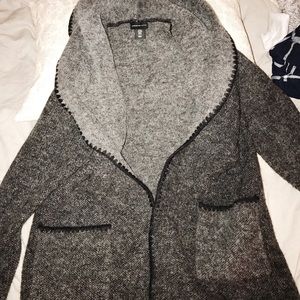 Adrienne Vittadini cardigan size medium never worn